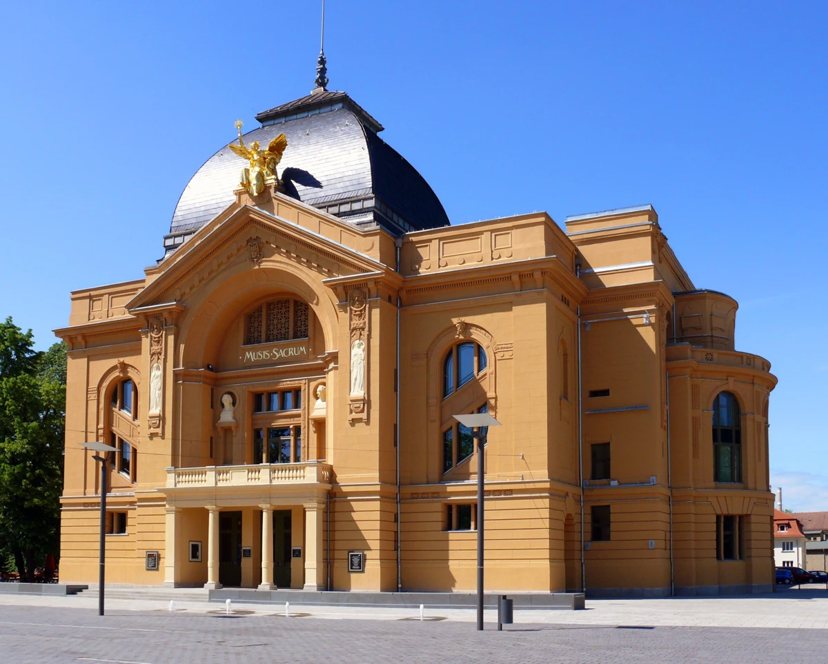 Gazarian's contract as the General Music Director of the Theater Altenburg Gera extended until 2027